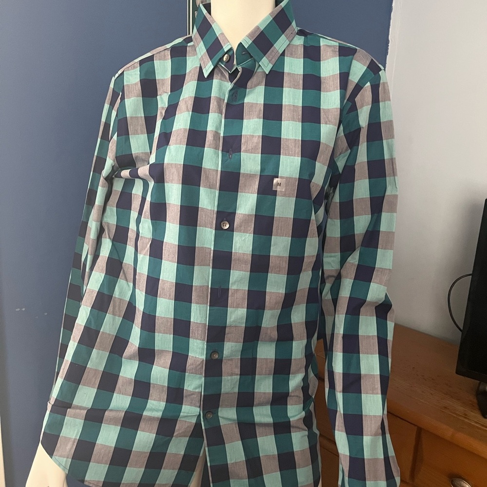 Men’s New with tags Express fitted button down shirt